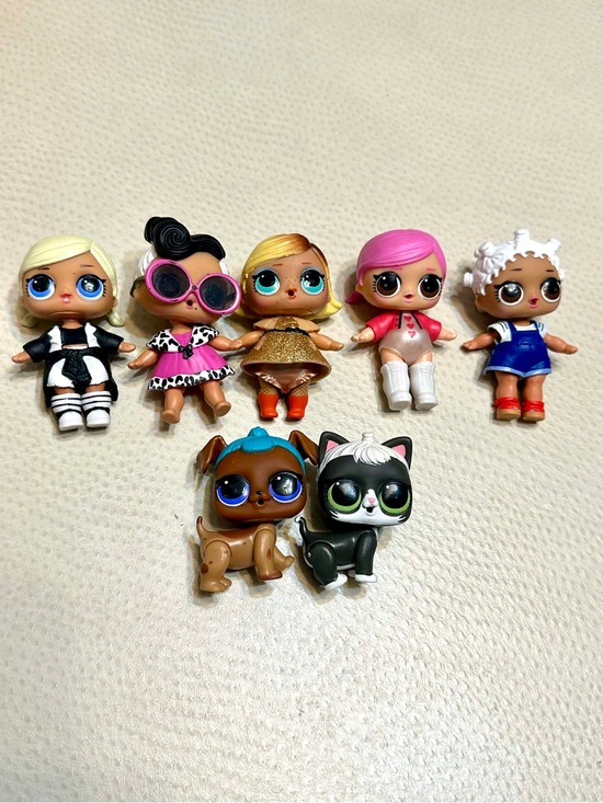 L.O.L. Surprise! Other - L.O.L. Surprise mini dolls lot - 5 girls + 2 pets